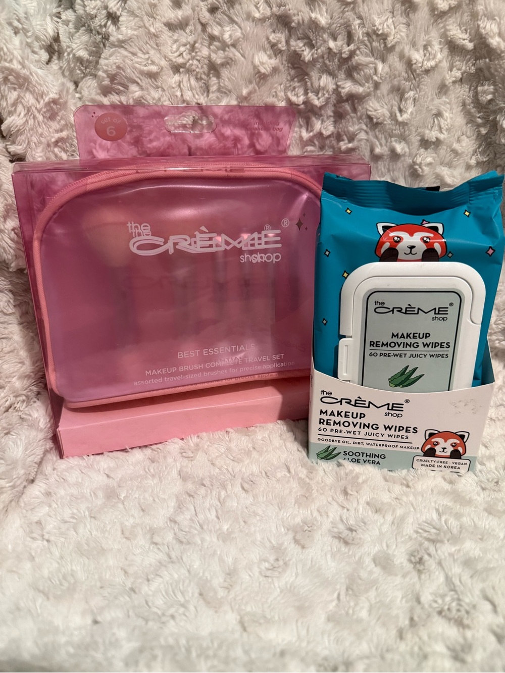 2Fer NIB The Crème Shop Pink Makeup Brush Travel Set + Makeup Removing Wipes